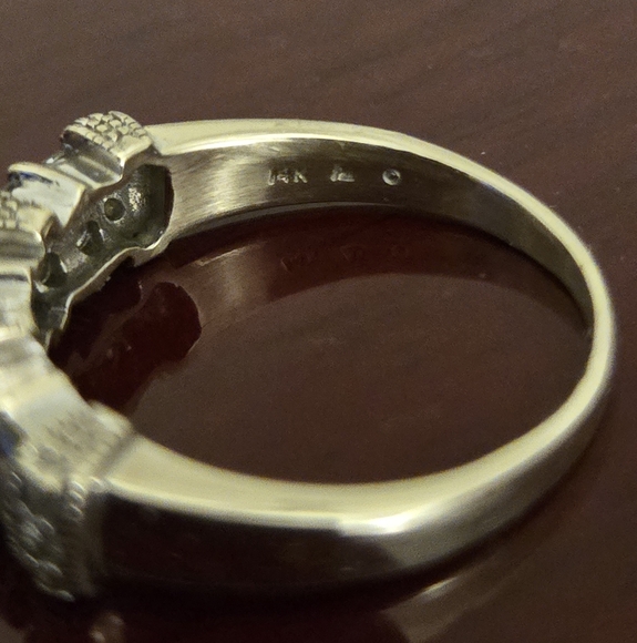 Ring - Picture 2 of 4